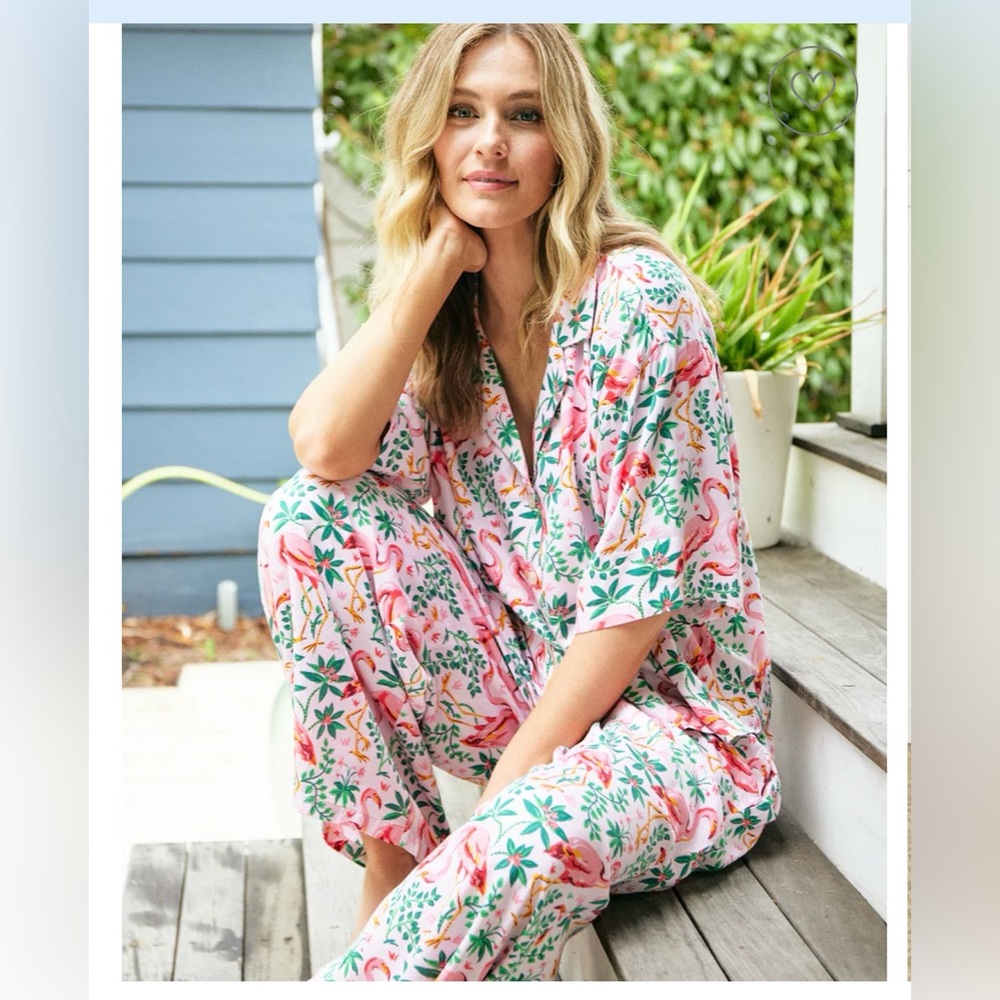 NWT PRINTFRESH Flock of Flamingo wildest dream satin set. Small. Smoke free home